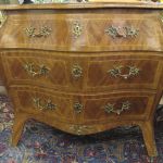 586 2487 CHEST OF DRAWERS
